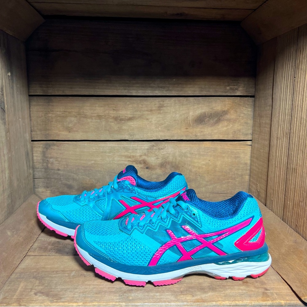 ASICS Women's Walking Trail Running Sneakers GT 2000 4  Size 6.5